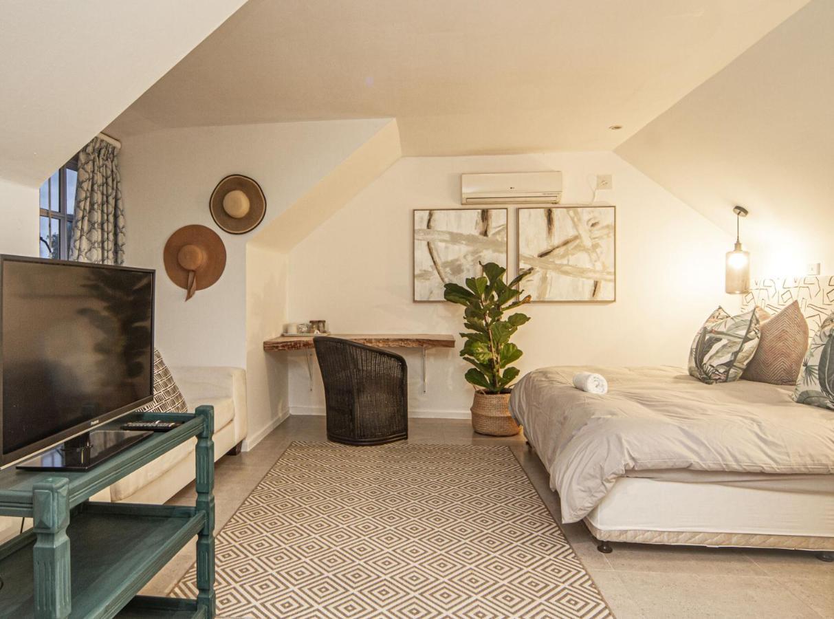 Shelbourne Lodge *
